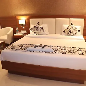 Royal Sky Luxury Near Delhi Airport 3* New Delhi